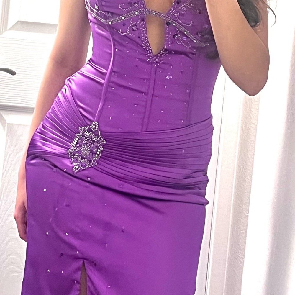 FIESTA brand Sz 4 Women’s Formal Long Evening Dress. Purple Halter W/ Slit